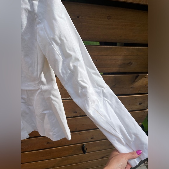 BANANA REPUBLIC Pique blazer in white. Size 4 Tall. EUC. - Picture 11 of 14